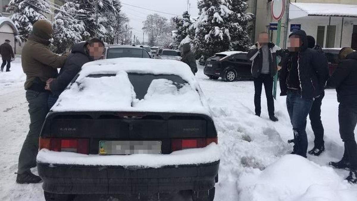 Затримання правоохоронця-корупціонера Затримання правоохоронця-корупціонера