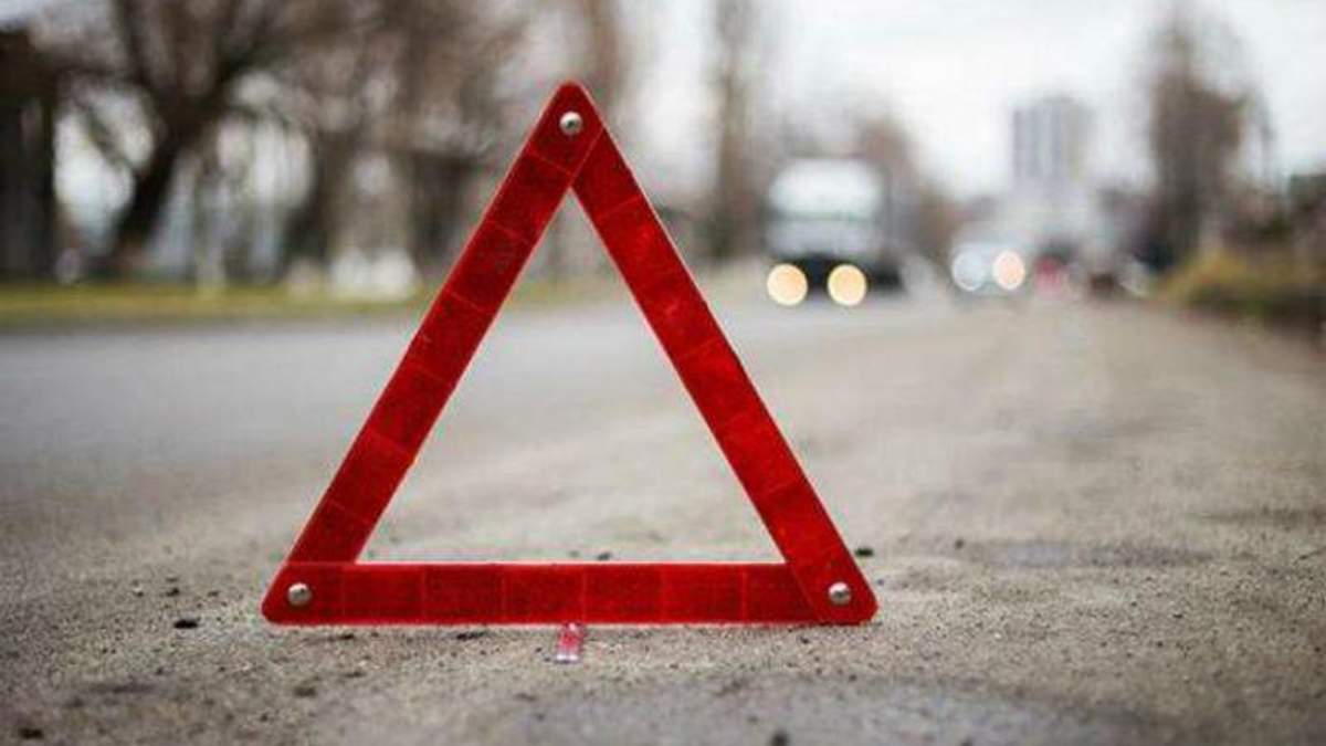 П'яний поліцейський збив насмерть двох хлопців на Львівщині П'яний поліцейський збив насмерть двох хлопців на Львівщині