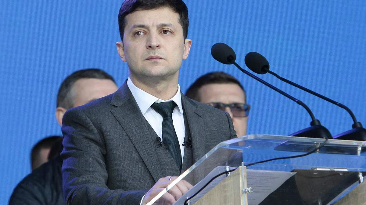 Зеленский массово уволил руководителей райадминистраций Зеленский массово уволил руководителей райадминистраций