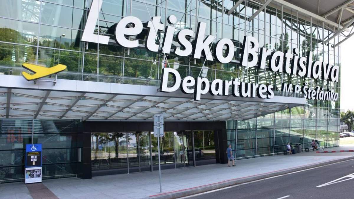 Через ремонт в аеропорту Братислави Wizz Air та Ryanair внесли зміни у свої авіарейси Через ремонт в аеропорту Братислави Wizz Air та Ryanair внесли зміни у свої авіарейси