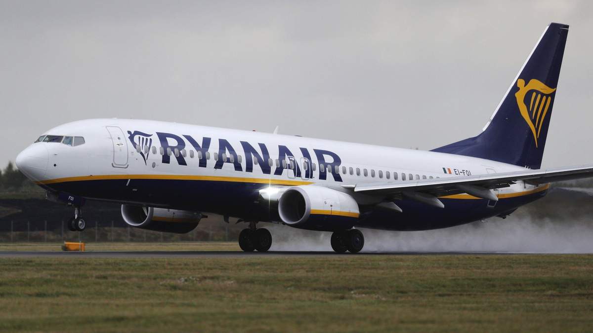 Ryanair скасував авіарейси зі Львова: куди все ж можна буде полетіти Ryanair скасував авіарейси зі Львова: куди все ж можна буде полетіти