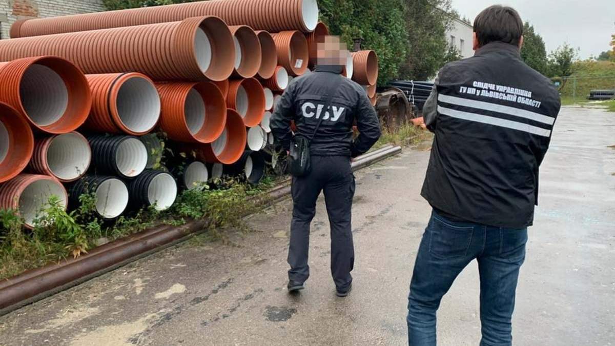 Шантажувала Львіводоканал: СБУ викрила посадовицю Держекоінспекції Шантажувала Львіводоканал: СБУ викрила посадовицю Держекоінспекції