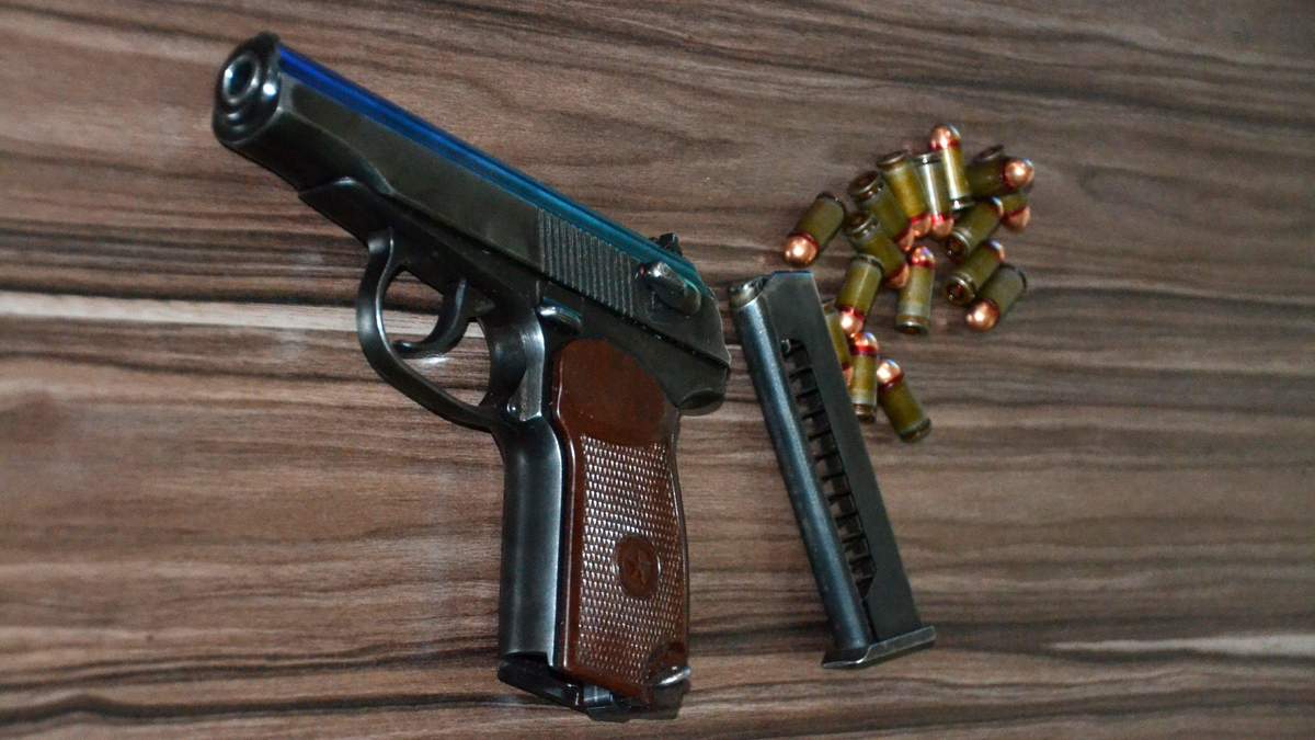 У центрі Львова чоловік стріляв з пістолета: лякав п'яну компанію У центрі Львова чоловік стріляв з пістолета: лякав п'яну компанію