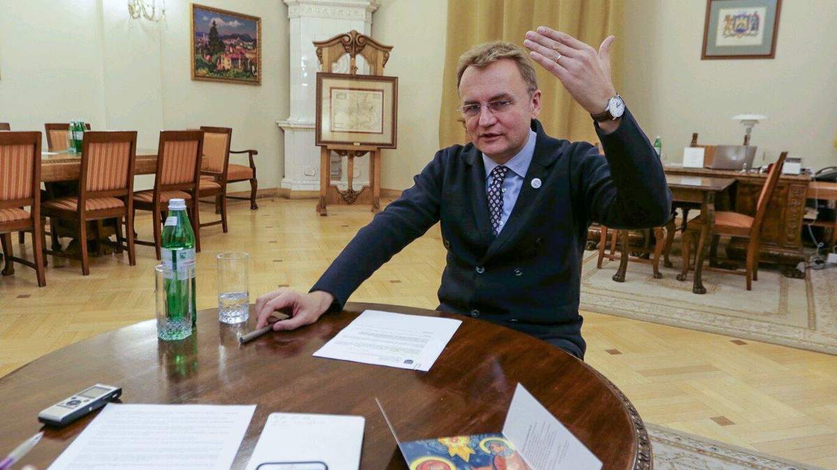 Садовой ответил на согласие Синютки провести дебаты на мусорном заводе Садовой ответил на согласие Синютки провести дебаты на мусорном заводе