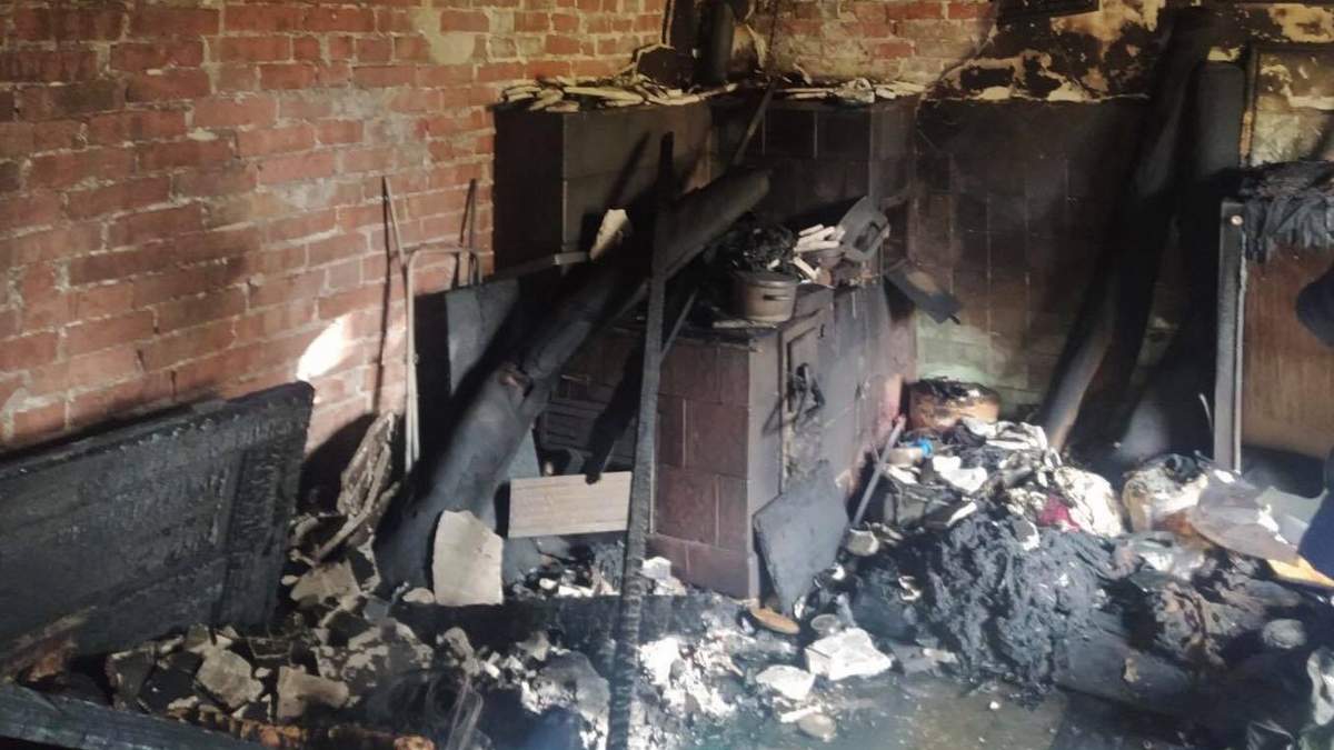У Львова произошел страшный пожар: погиб человек - фото пожарища У Львова произошел страшный пожар: погиб человек - фото пожарища