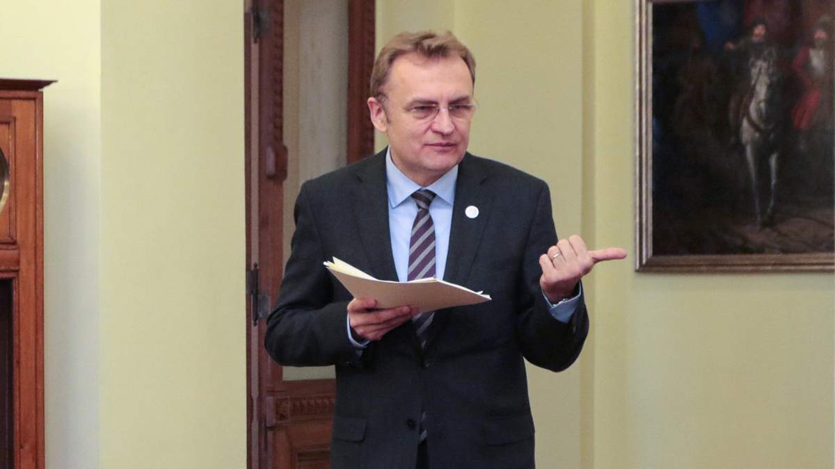 Мер Львова заявив, що вдруге отримав негативний тест на коронавірус після інфікування дружини Мер Львова заявив, що вдруге отримав негативний тест на коронавірус після інфікування дружини