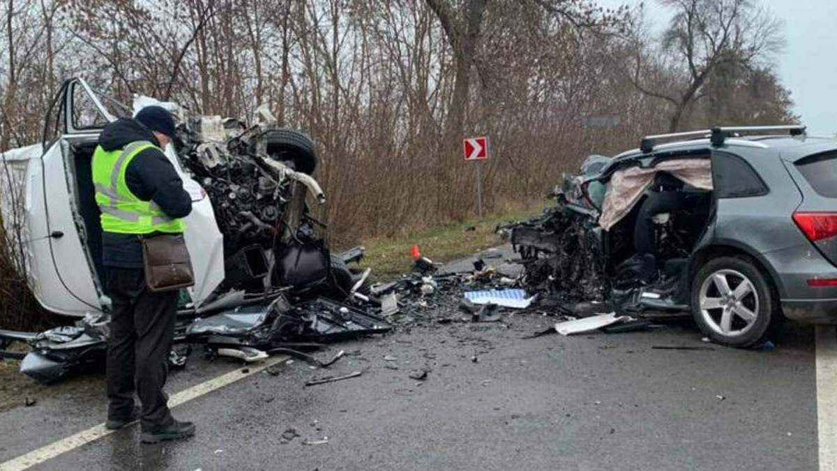 В смертельном ДТП на Львовщине 03.12.2020 погибли 3 человека: фото с места аварии В смертельном ДТП на Львовщине 03.12.2020 погибли 3 человека: фото с места аварии