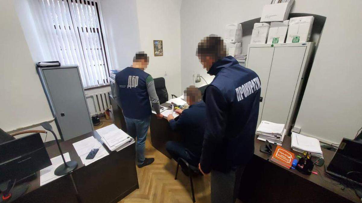 Во Львове должностному ДФС сообщили подозрение за наезд на патрульного Во Львове должностному ДФС сообщили подозрение за наезд на патрульного