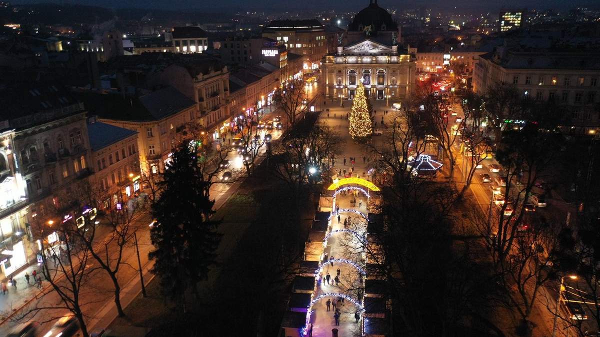 Різдвяна метушня у Львові: Садовий привітав з Різдвом чарівним відео Різдвяна метушня у Львові: Садовий привітав з Різдвом чарівним відео