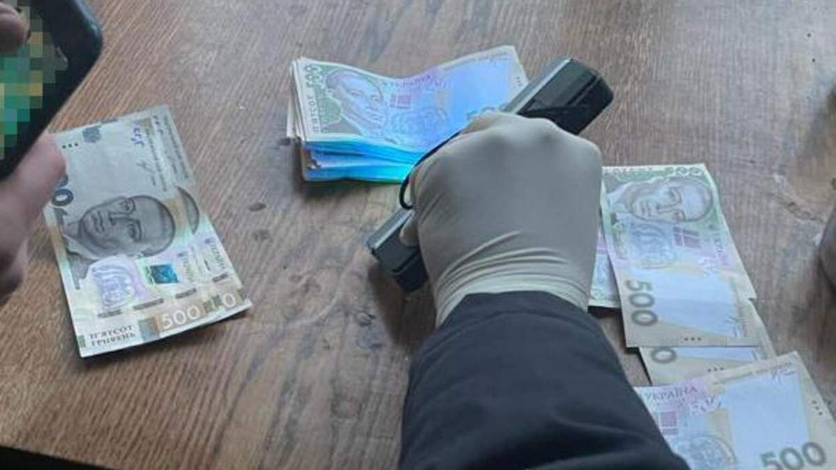 Взял 70 тысяч гривен взятки: на Львовщине задержали руководителя лесхоза - фото Взял 70 тысяч гривен взятки: на Львовщине задержали руководителя лесхоза - фото