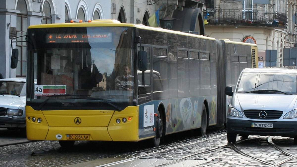 56 автобус во сколько будет на остановке гоголя