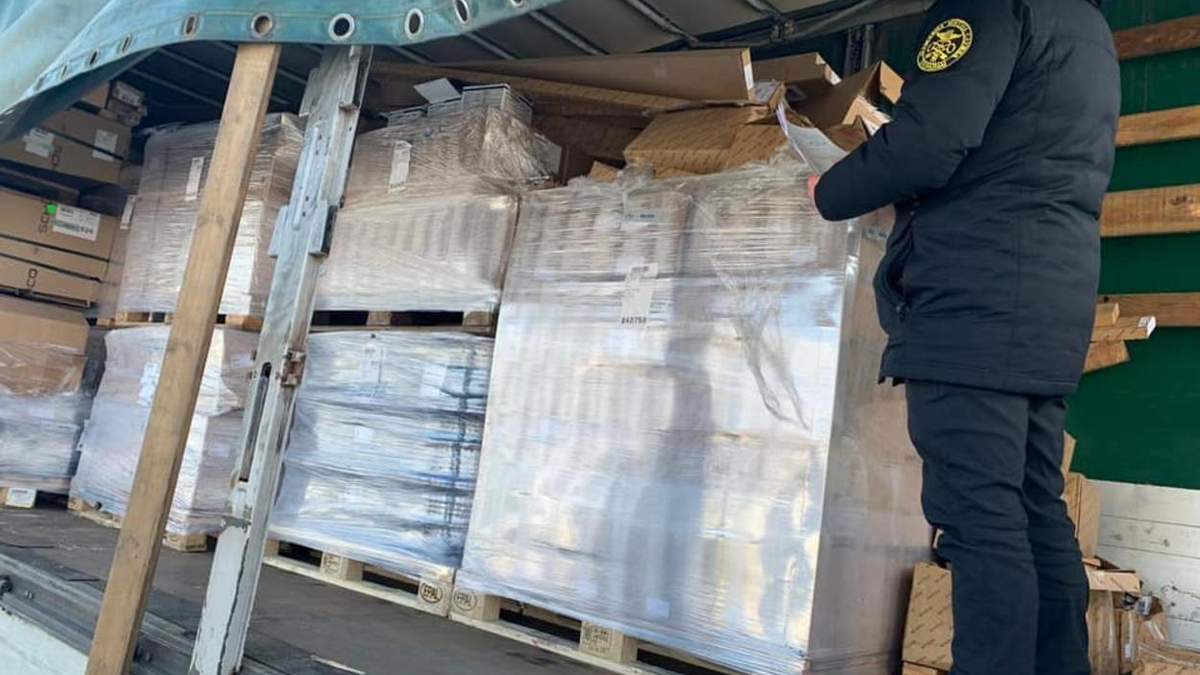 Товары более чем на миллион гривен: таможенники разоблачили контрабандистов Товары более чем на миллион гривен: таможенники разоблачили контрабандистов