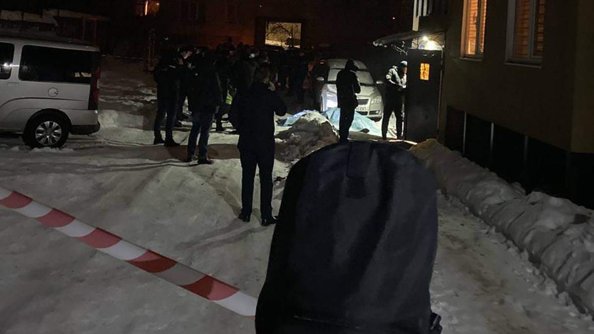 В Дрогобыче на Львовщине у подъезда взорвалась граната: погибли молодые люди – фото В Дрогобыче на Львовщине у подъезда взорвалась граната: погибли молодые люди – фото