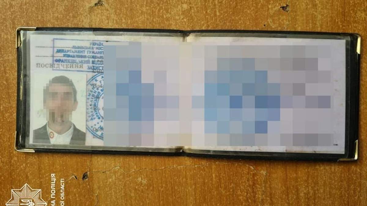 У Львові патрульні затримали крадія телефонів через відсутність маски: фото У Львові патрульні затримали крадія телефонів через відсутність маски: фото