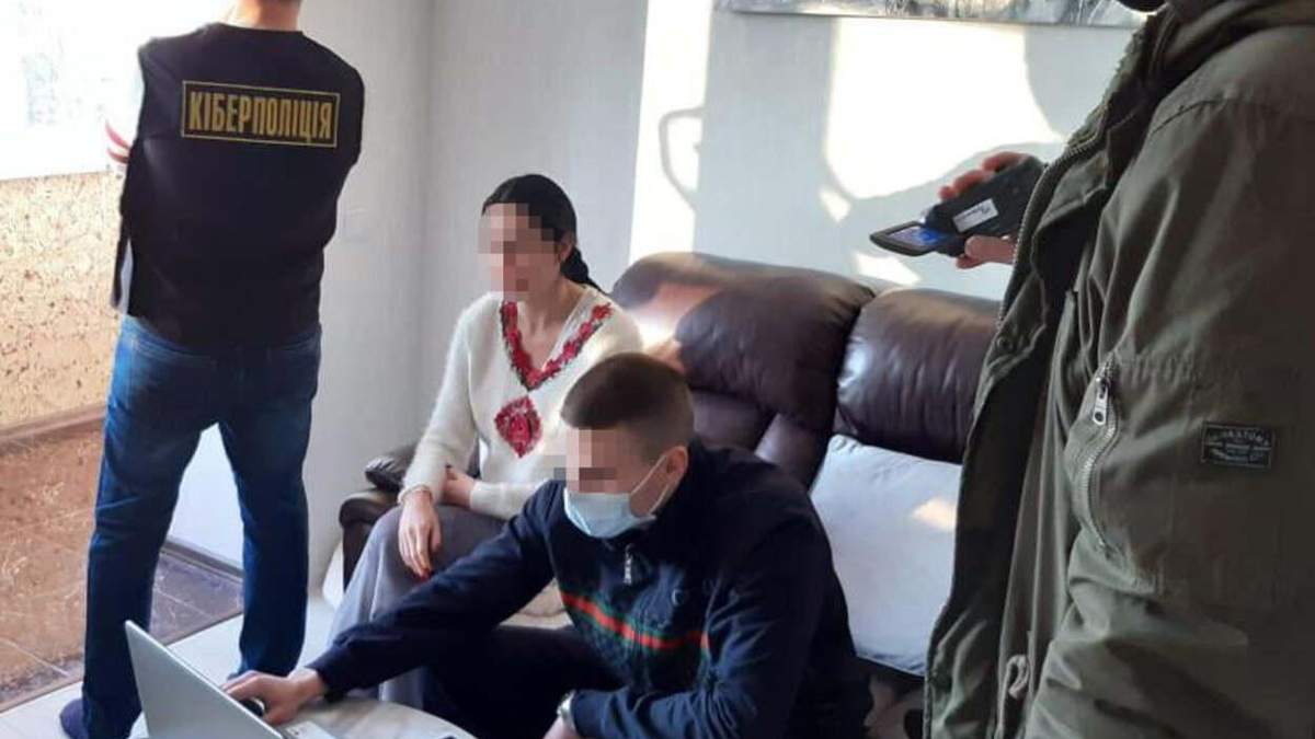 У Львові жінка продавала свої інтимні фото: їй загрожує в'язниця – фото У Львові жінка продавала свої інтимні фото: їй загрожує в'язниця – фото