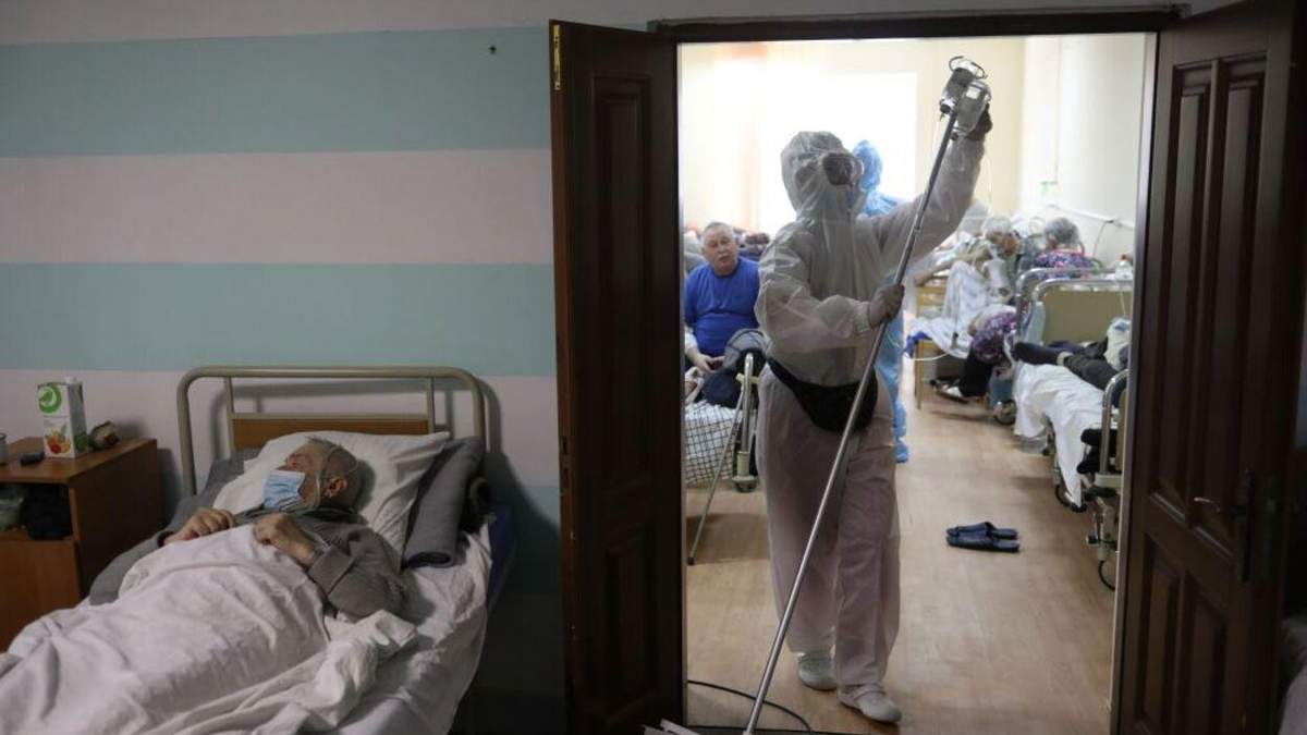 У Львові медиків безкоштовно возитимуть на роботу на таксі під час локдауну У Львові медиків безкоштовно возитимуть на роботу на таксі під час локдауну